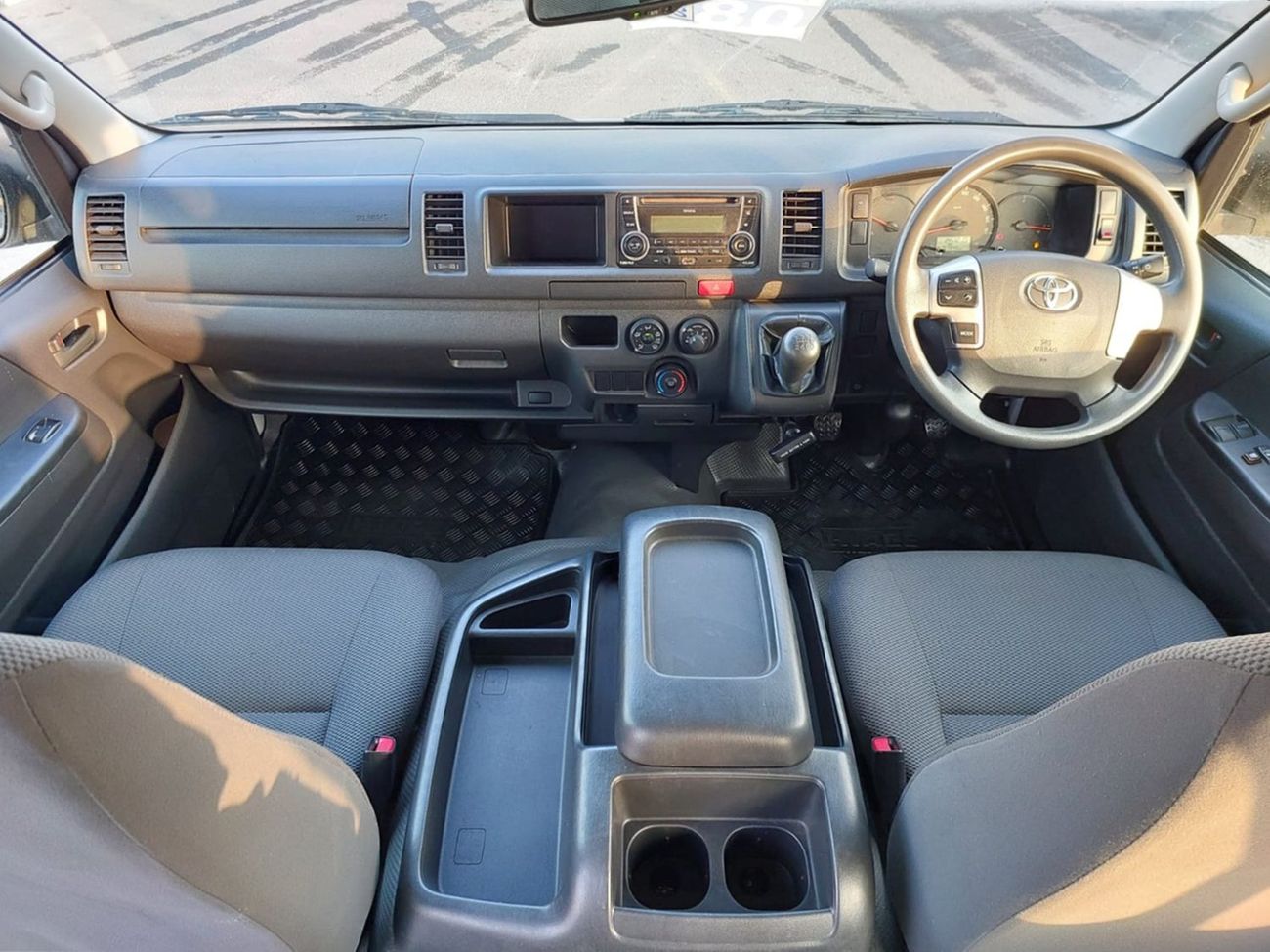 Toyota Hiace TOYOTA HIACE COMMUTER VAN RHD 2016 MODEL 3.0 L DIESEL MANUAL(PM18802)