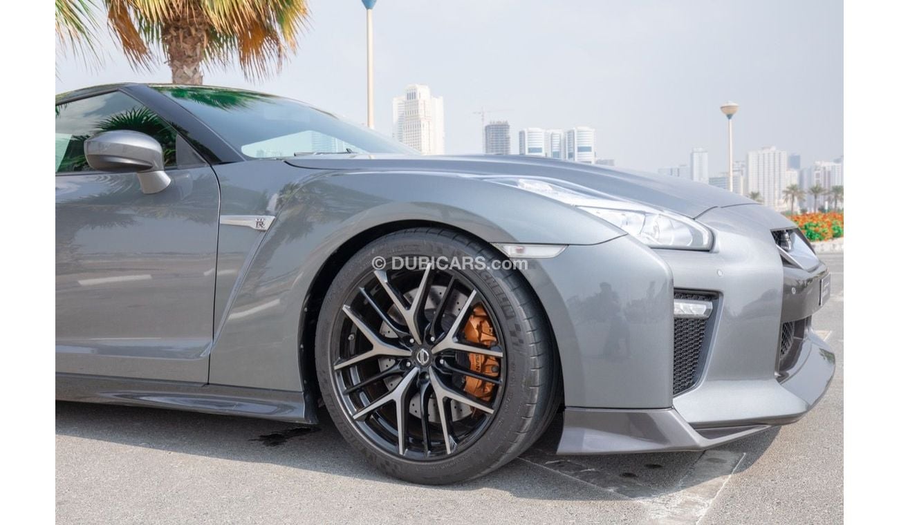 Nissan GTR Nissan GTR -V8 2017 Gcc Full Options 6-speed automated manual All wheel drive