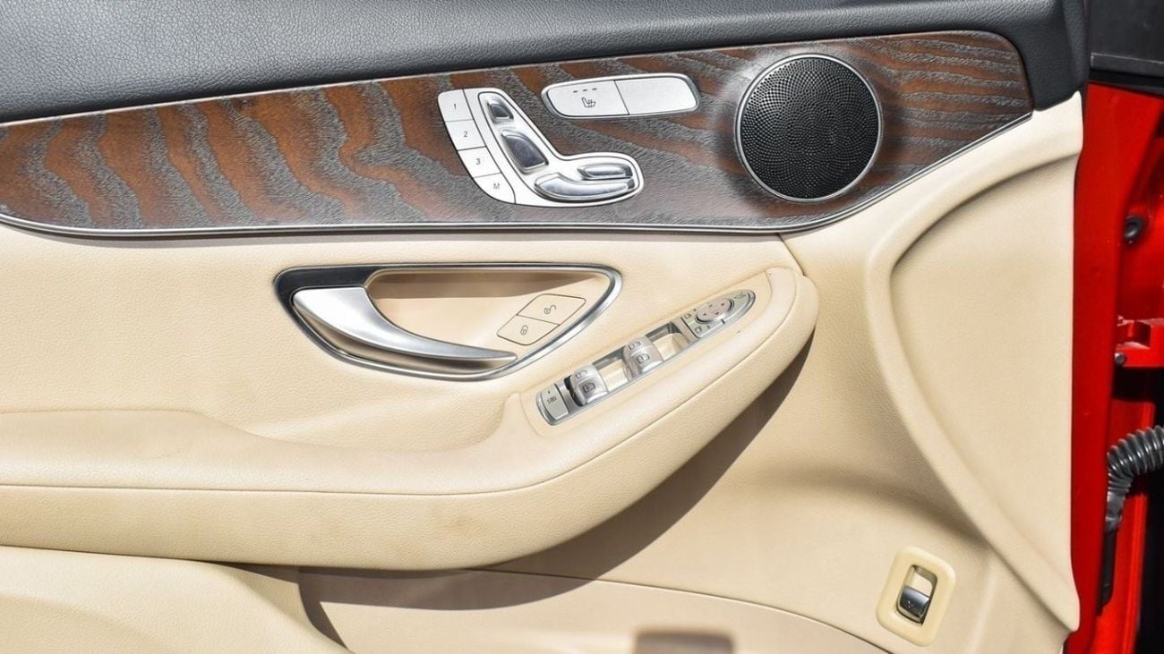 Mercedes-Benz GLC 300 Std Mercedes GLC300 AMG II 2018 II FULLY LOADED