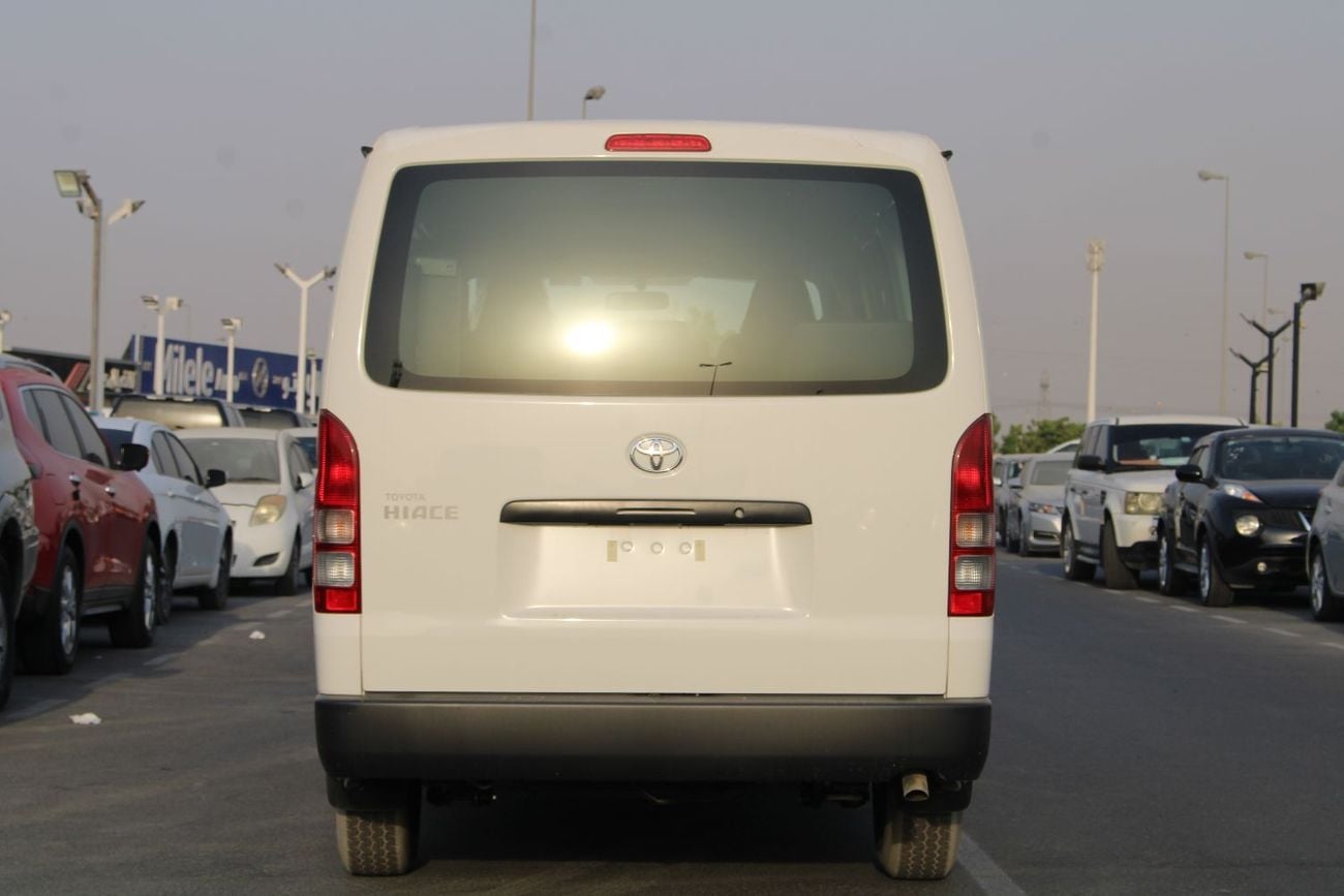 Toyota Hiace DLS - STD ROOF