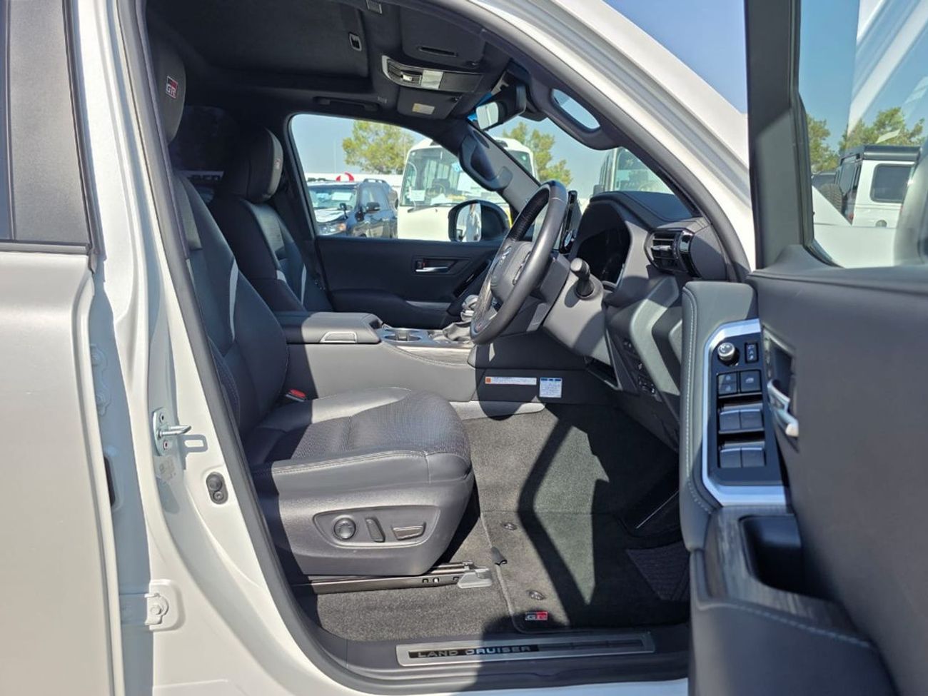 Toyota Land Cruiser 2022 TOYOTA LAND CRUISER RHD 3.3 CC DIESEL AUTOMATIC GR.S(PM32705)