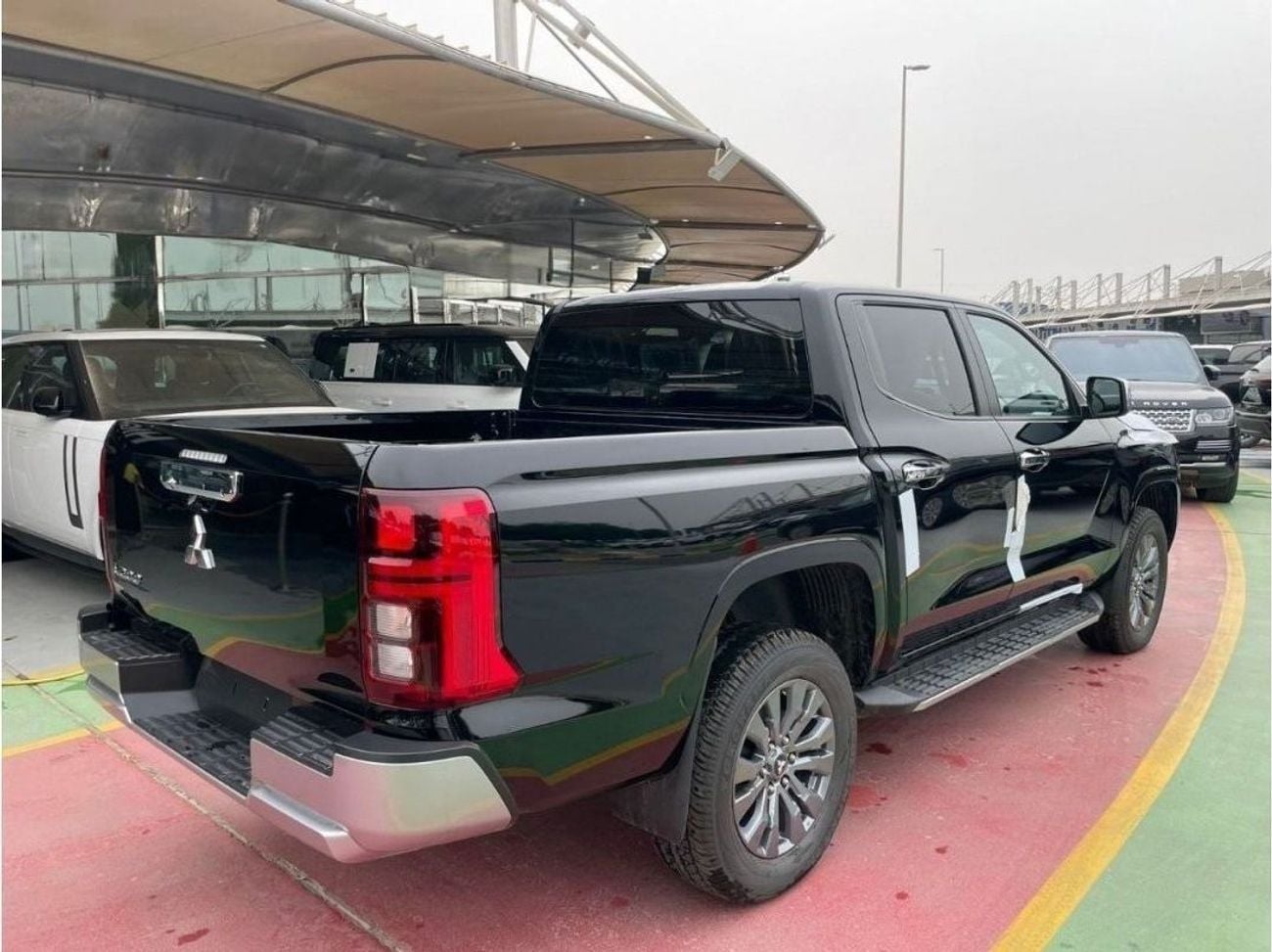 ميتسوبيشي L200 GL SPORTERO 20204 FULL OPTION DIESEL