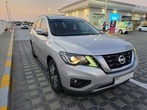 Nissan Pathfinder SV