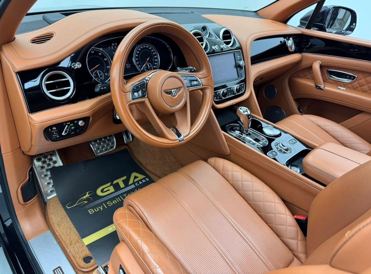 بنتلي بينتايجا 2017 Bentley Bentayga, Full Service History, Feb 2028 GTA Service Pack, Excellent Condition, GCC