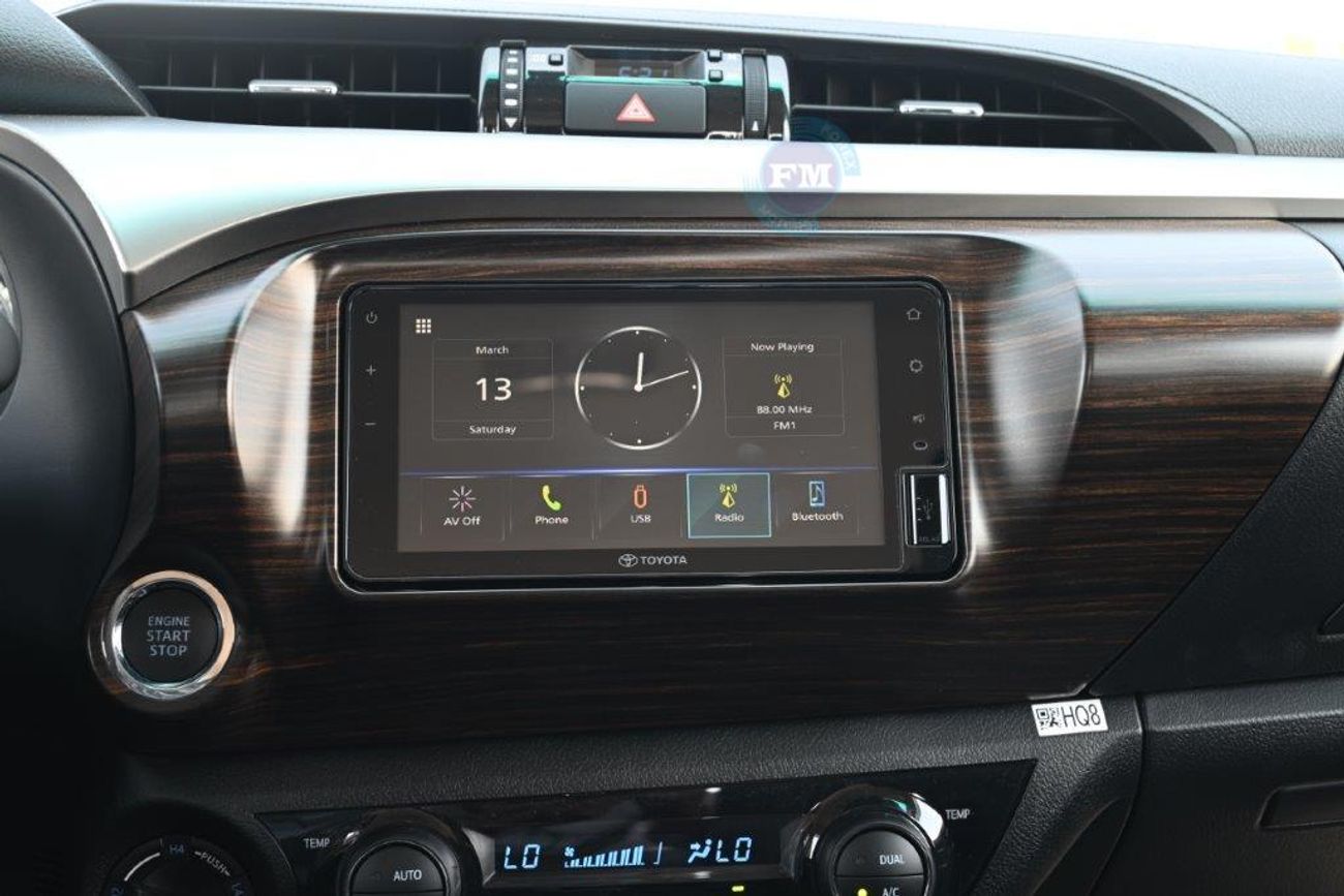 تويوتا هيلوكس Double Cab SR5 2.7L Petrol 4WD Automatic