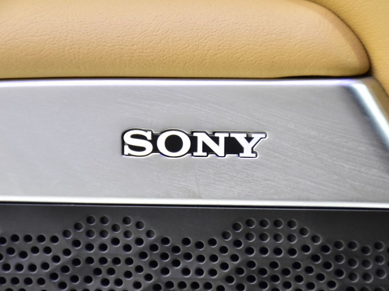 تشنجان يوني ك EXCELLENT DEAL for our Changan UNI-K AWD ( 2023 Model ) in White Color GCC Specs