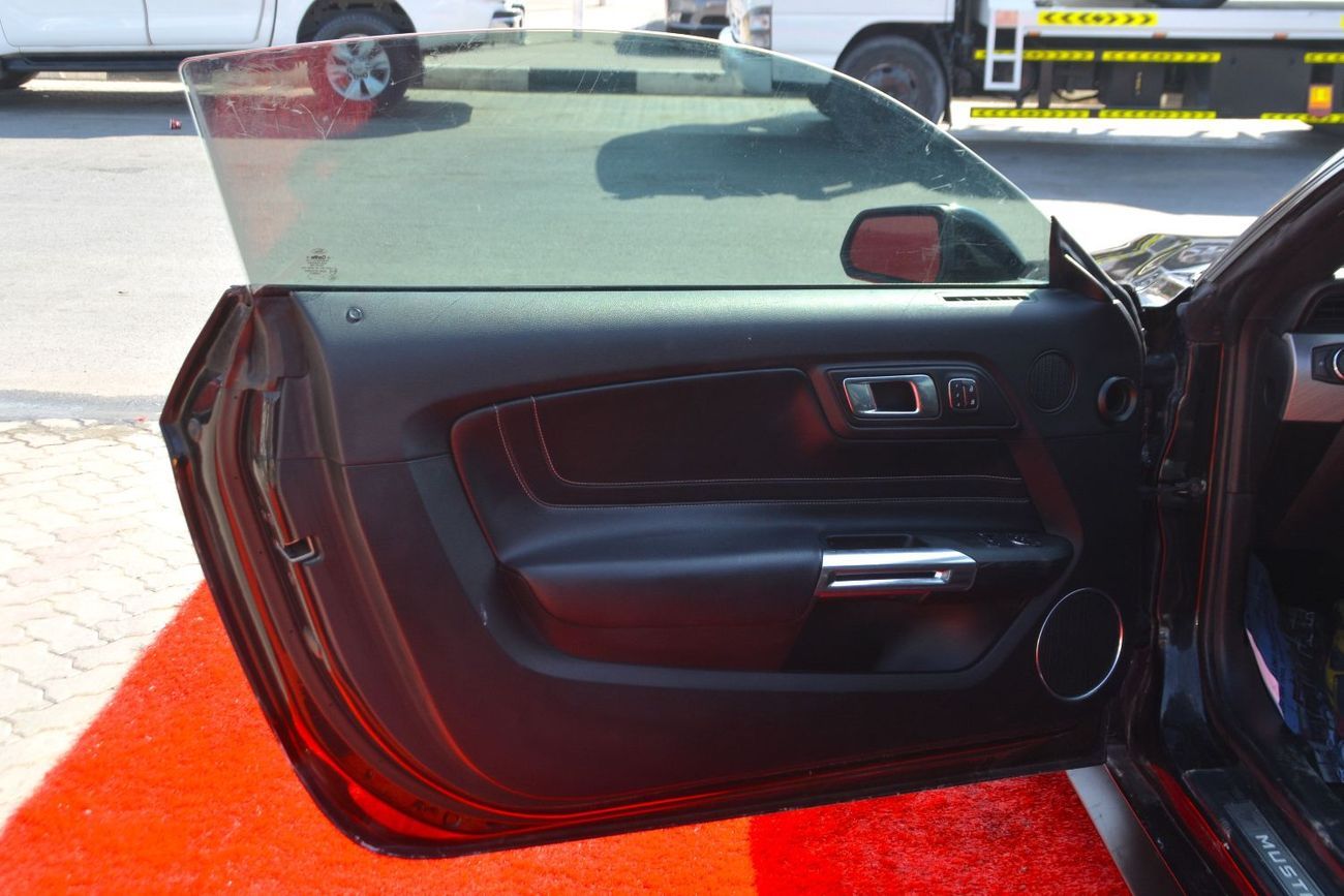 Ford Mustang GT Premium 5.0L V8