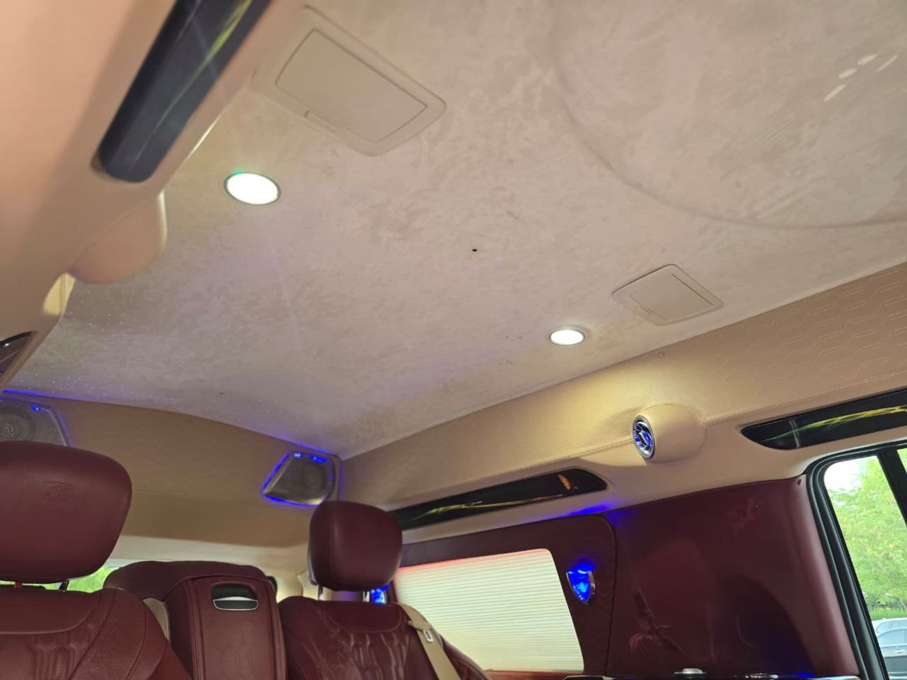 Cadillac Escalade PLATINUM 2018 VIP Edition GCC Specs | 2Keys | VIP seats | TV | Perfect condition