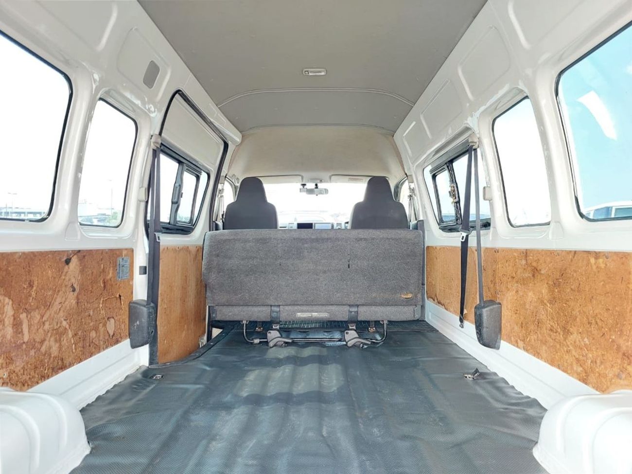 Toyota Hiace TOYOTA HIACE VAN RHD 2015 MODEL 3.0 L DIESEL AUTOMATIC(PM15267)