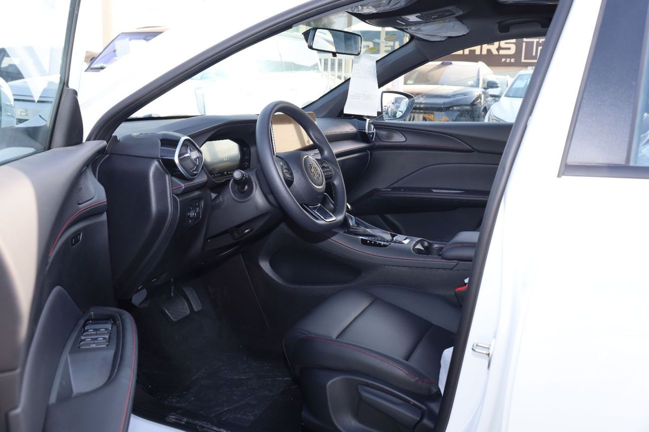 أم جي 5 MG5 1.5L LUXURY MODEL 2025