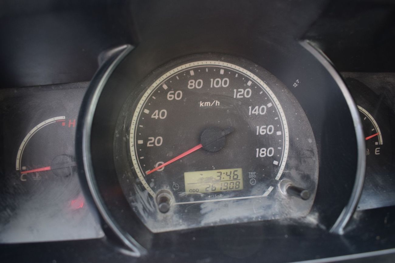 Toyota Hiace Toyota Hiace Std Roof Bus, Model:2009. Excellent condition