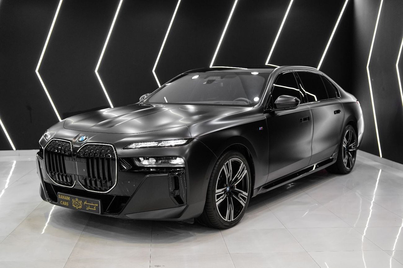 بي أم دبليو 735i M Sport Package, Executive Lounge, AGMC Warranty + Service!!