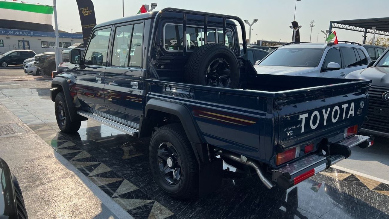 تويوتا لاند كروزر بيك آب 4.0L Double Cab