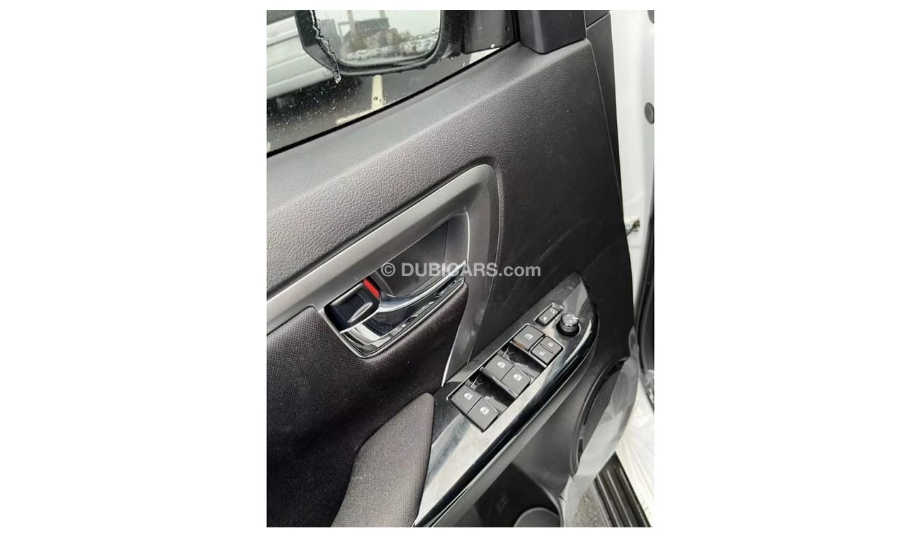 Toyota Fortuner GX2 TOYOTA FORTUNER 2.4 Diesel AWD