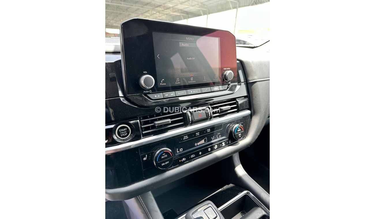 Nissan Pathfinder SV