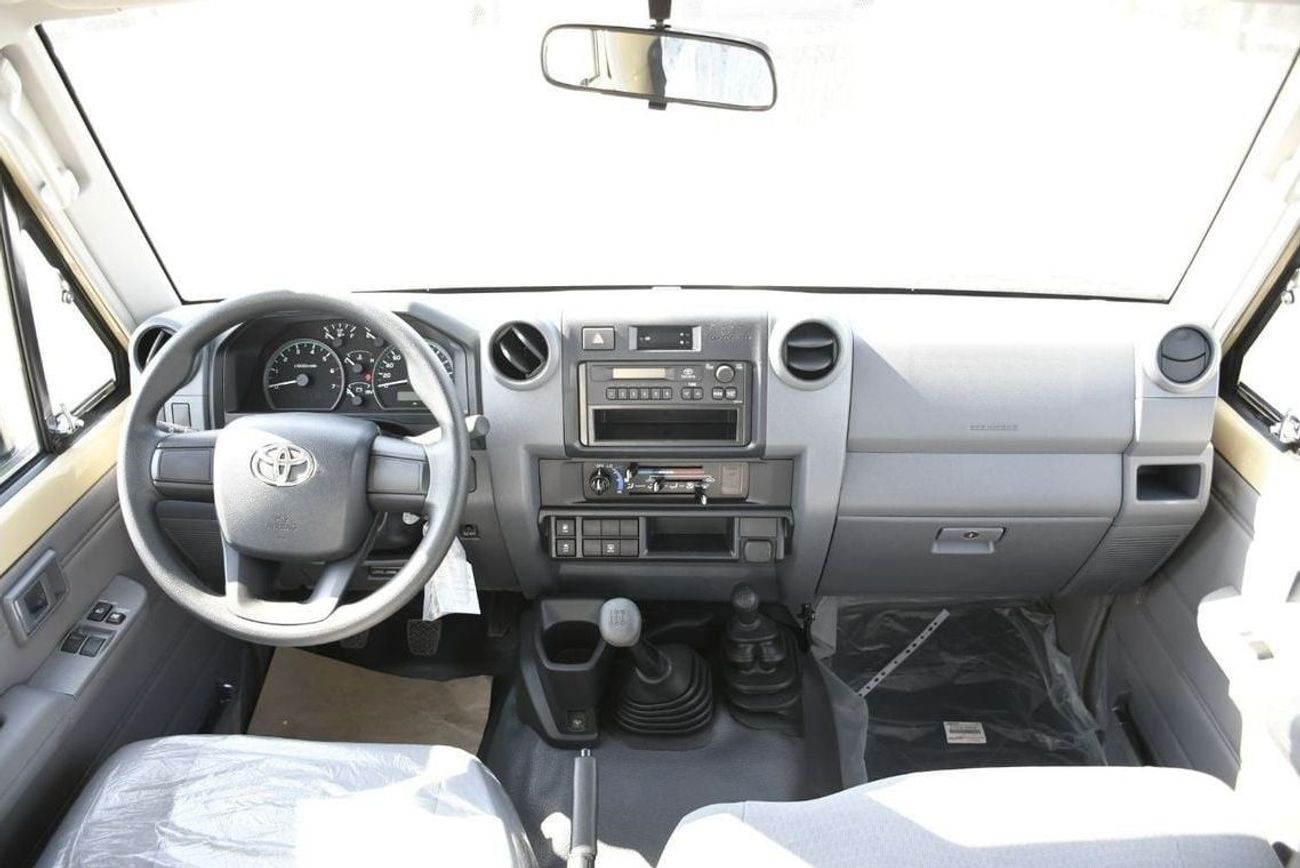 Toyota Land Cruiser 70 4.0L V6 78 Serice MT ( Ready Car )