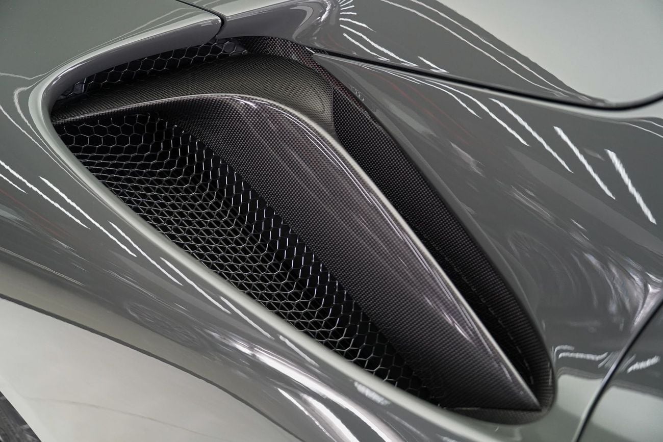 فيراري SF90 سبيدر ASSETTO FIORANO