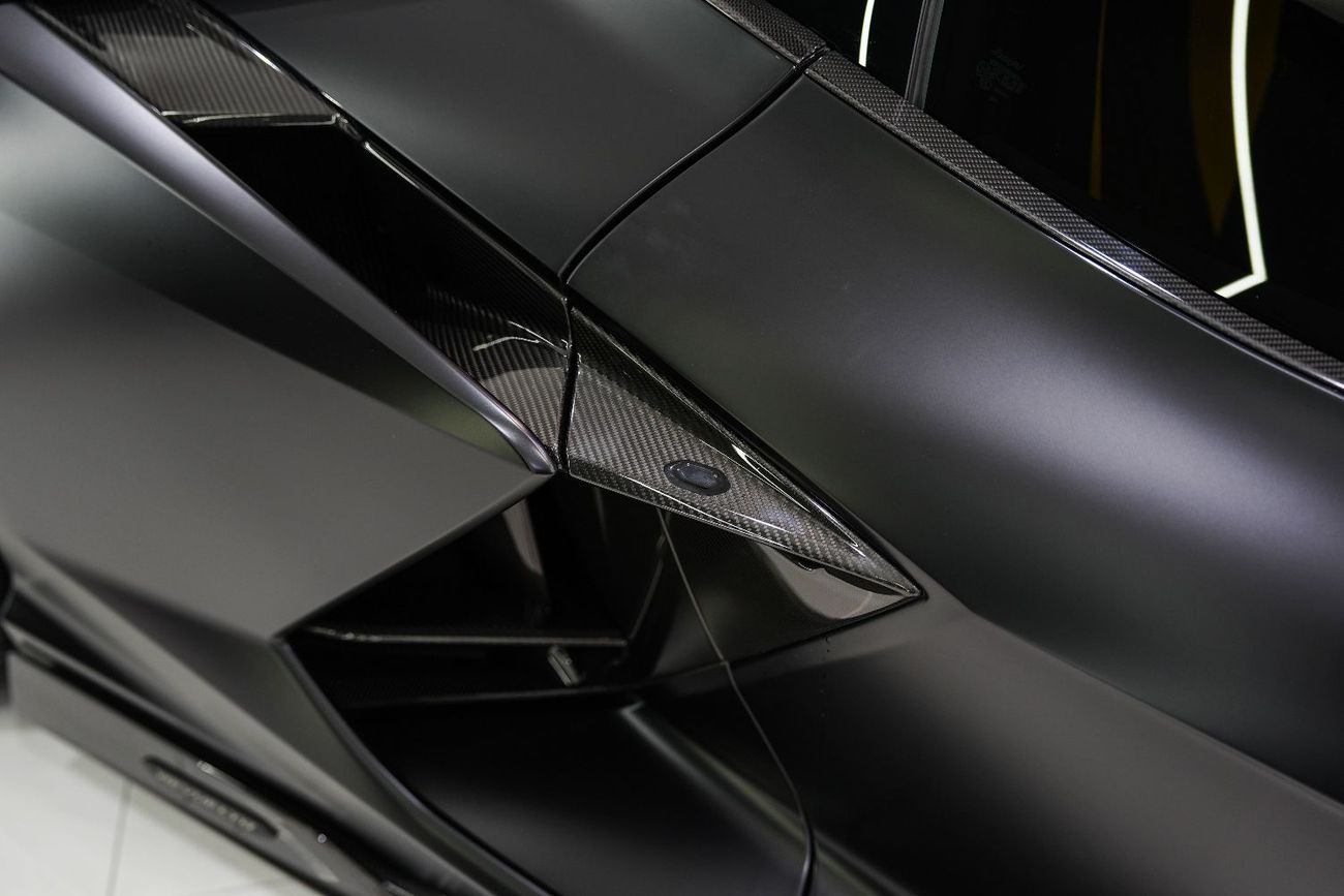 Lamborghini Revuelto 6.5L V12 Hybrid 2025 Lamborghini Revuelto, Hybrid V12, ADAS Package, Full Carbon, Dealer Warranty + 