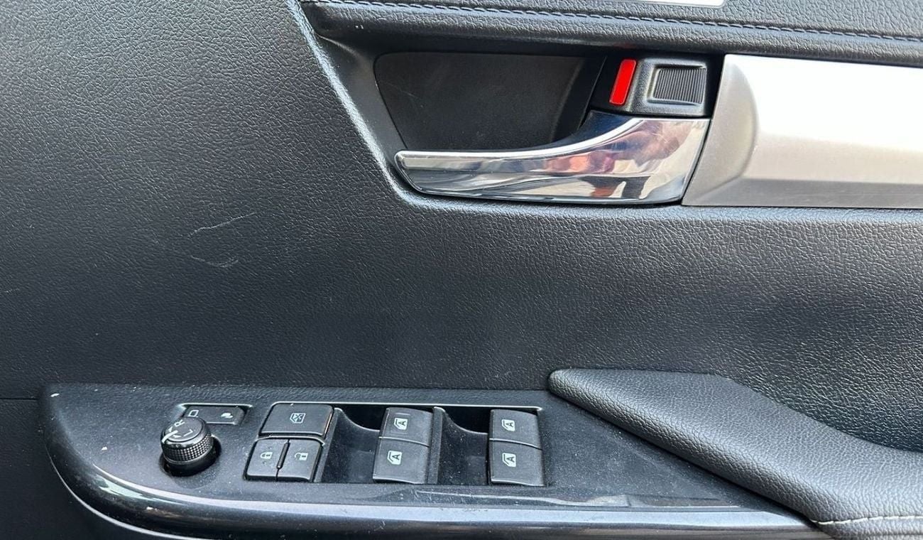 تويوتا هيلوكس RHD 2.8 DIESEL