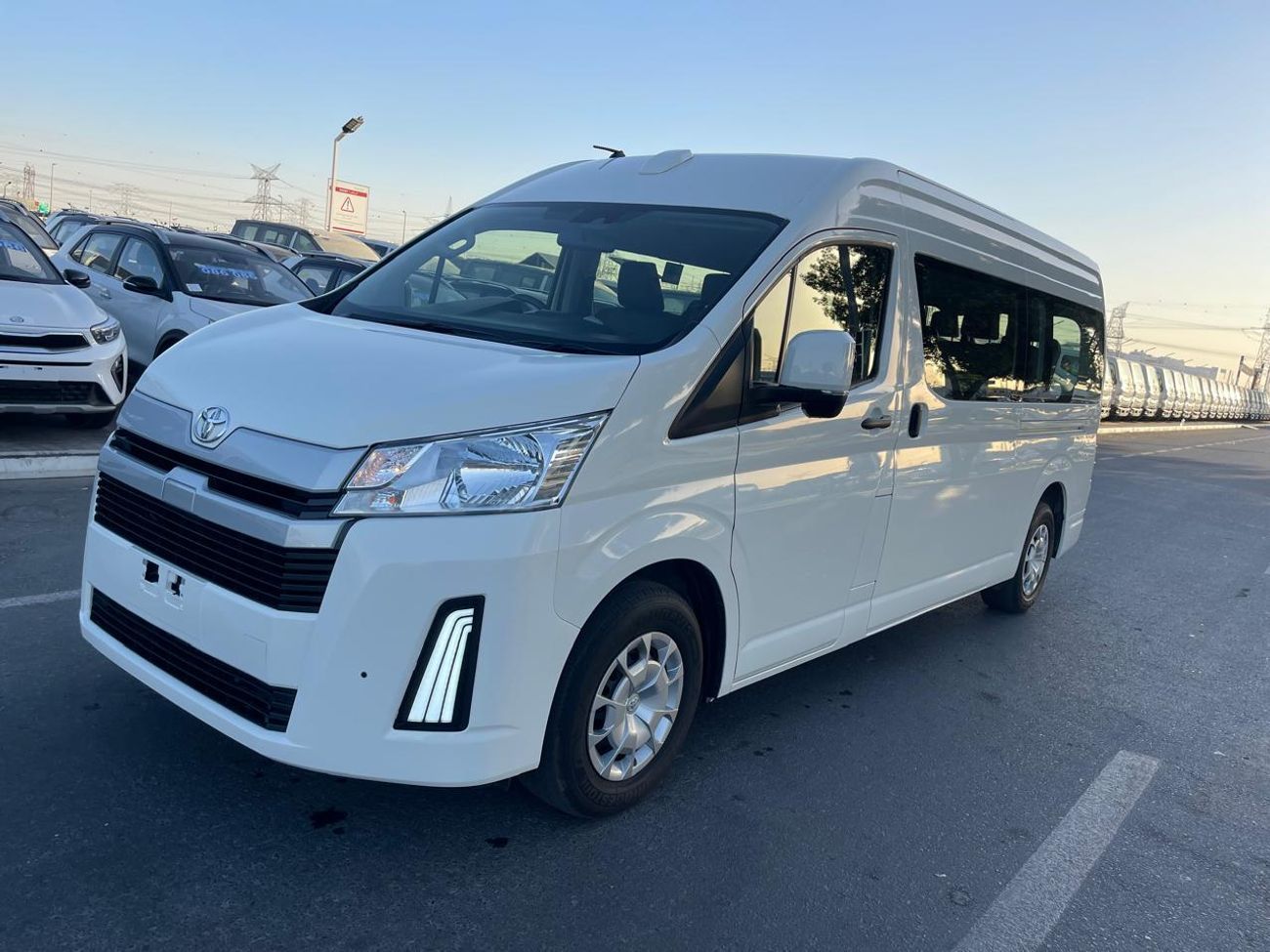 Toyota Hiace 2023 TOYOTA HIACE VAN COMMUTER