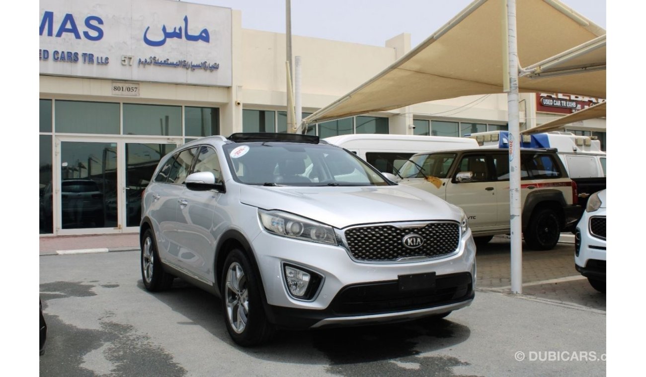 Kia Sorento SX ACCIDENTS FREE - GCC- CAR IS IN PERFECT CONDITION  INSIDE AND OUTSIDE