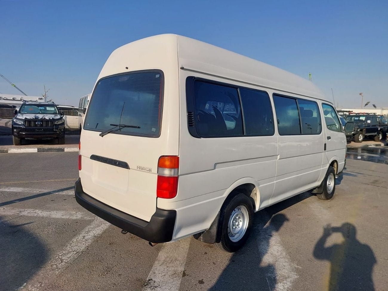 تويوتا هاياس TOYOTA HIACE VAN RHD 2004 MODEL 2.4 L PETROL MANUAL(PM13814)