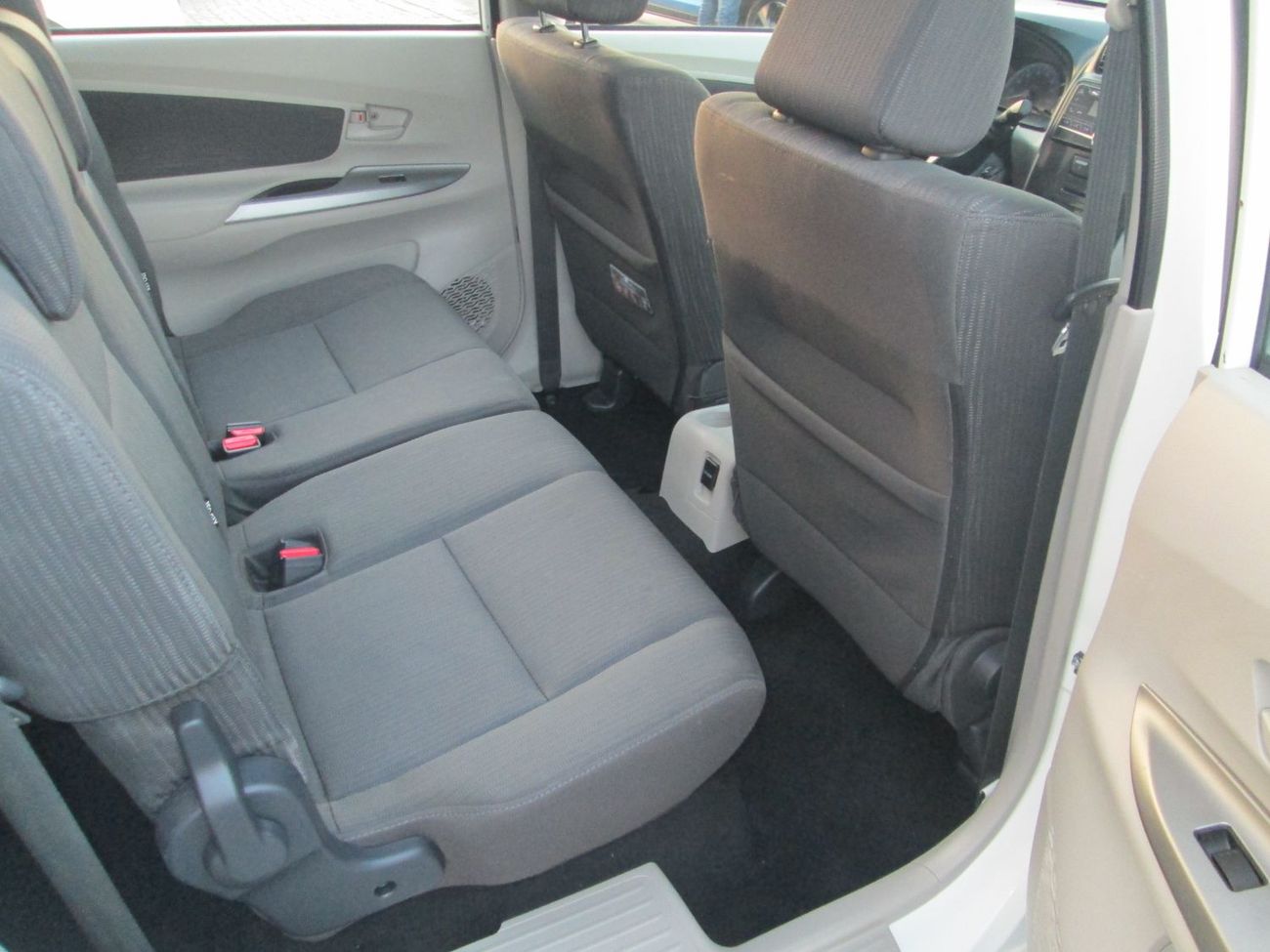 تويوتا أفانزا Standard 1.5L