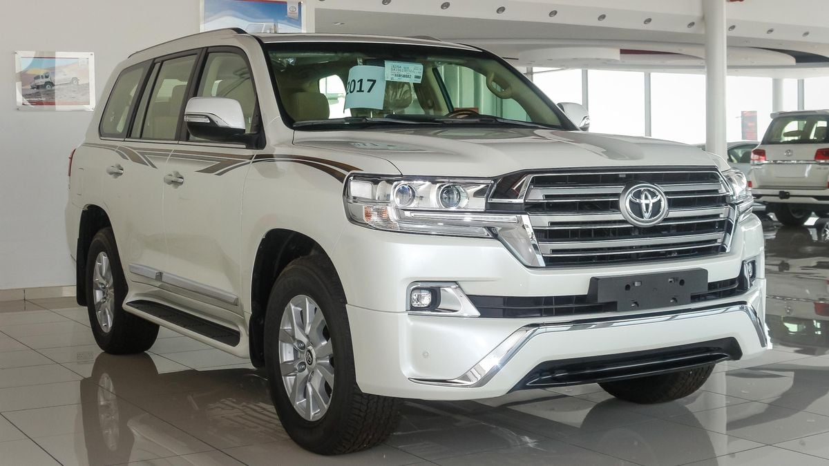 Toyota Land Cruiser VX.R V8 5.7L for sale AED 238,000. White, 2017