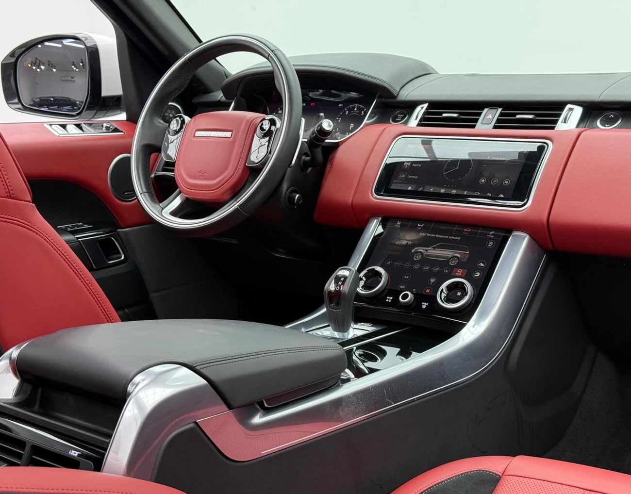 Land Rover Range Rover Sport 2018 Range Rover Sport P525, Full Service History, Fully Loaded, Excellent Condition, GCC