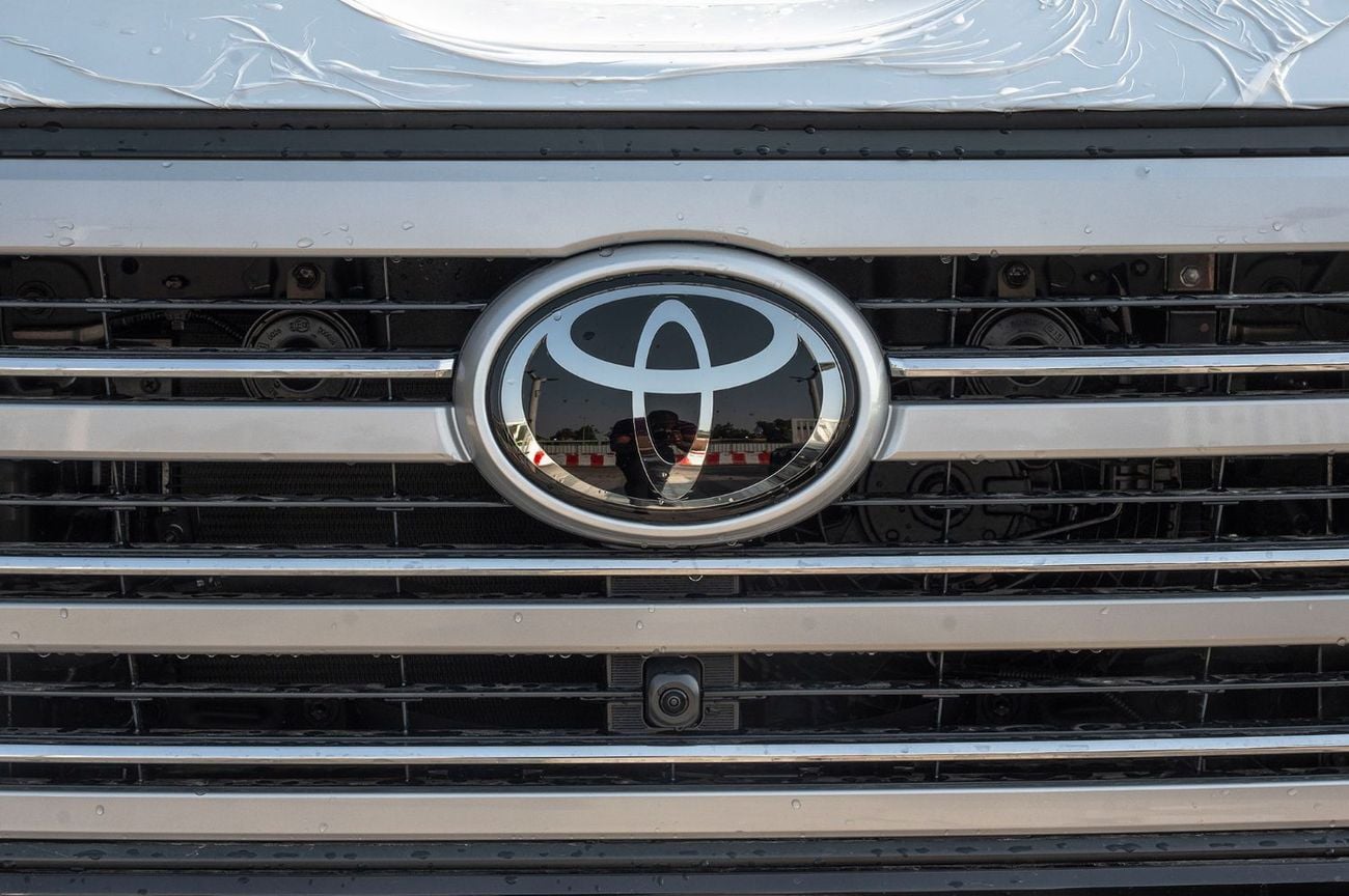 تويوتا لاند كروزر 2026 Toyota Land Cruiser VXR Twin Turbo 3.5L AT Petrol (Black)