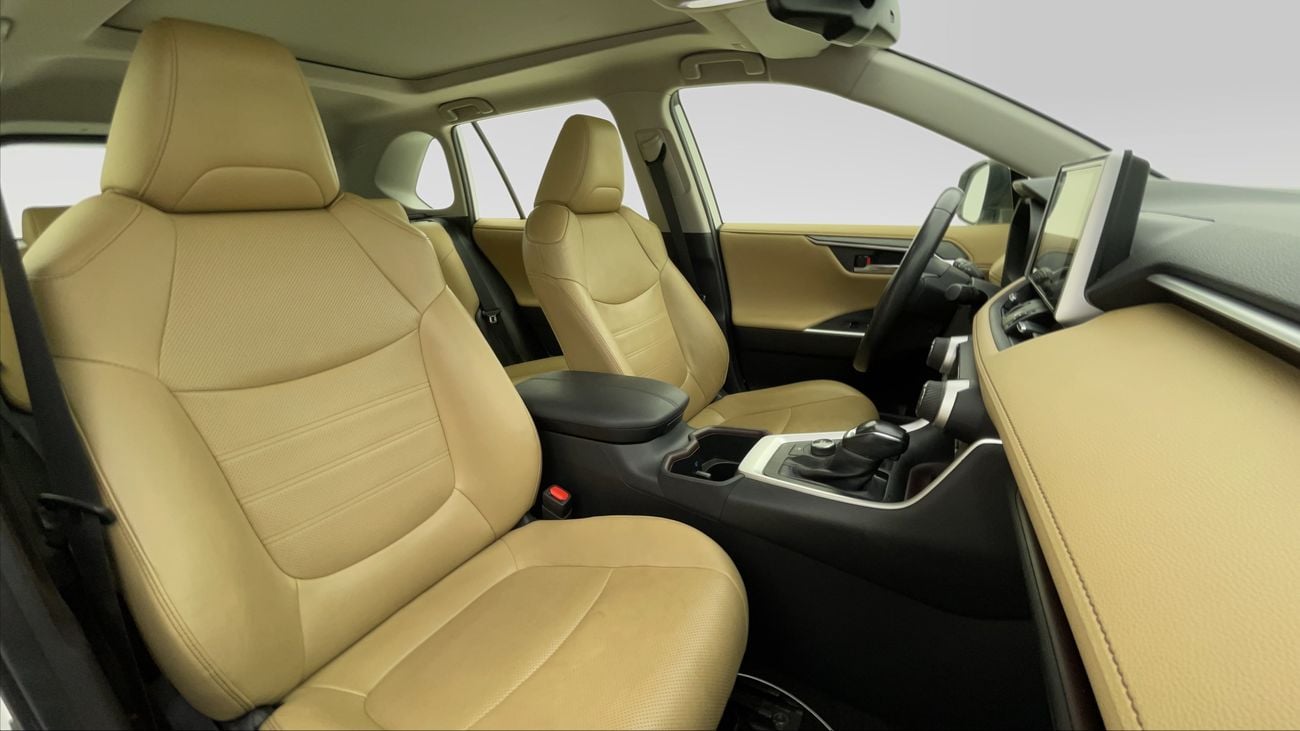 تويوتا راف ٤ VXR HEV 2.5 | بدون دفعة مقدمة | اختبار القيادة في المنزل