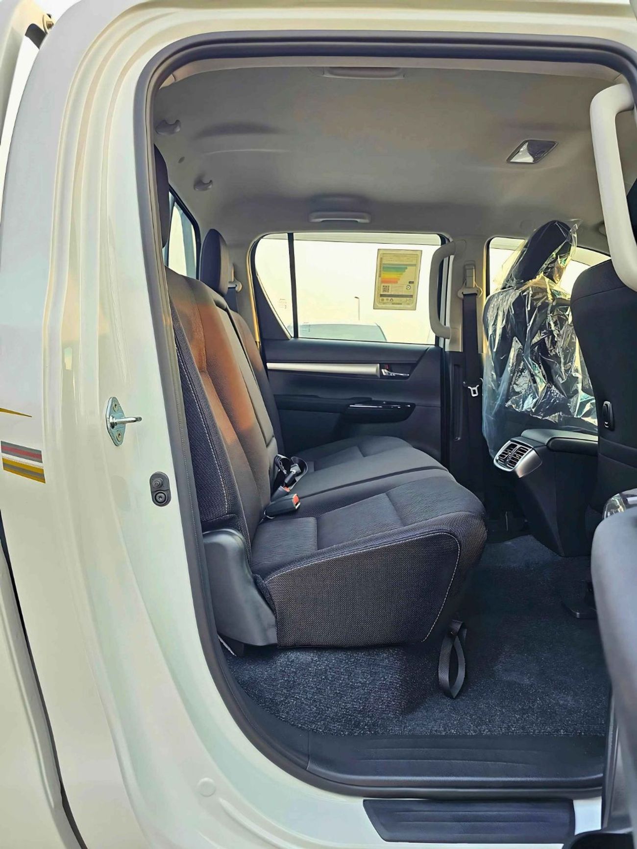 Toyota Hilux SR5 WIDE BODY/DOUBLE CABIN/FULL OPTION WITH DIFFLOCK CHROME HANDLE AND BUMPER/2.7L PETROL M/T 4WD/CO