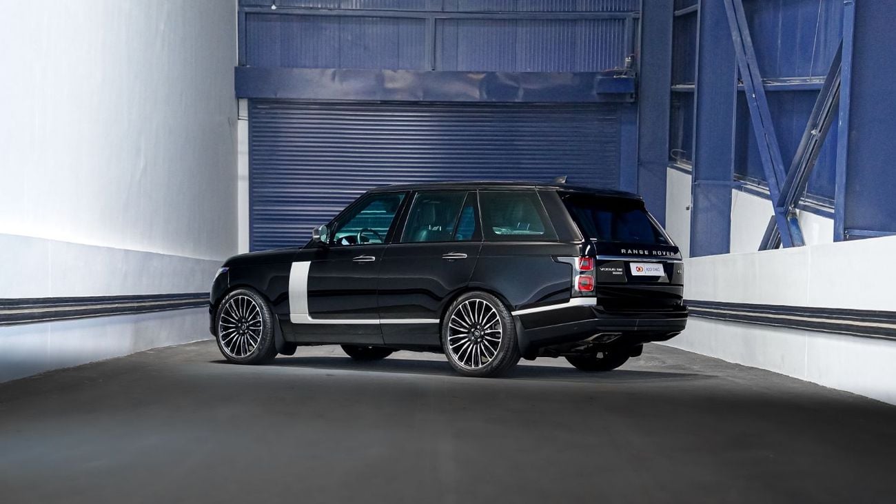 Land Rover Range Rover Vogue SE 5.0L UAE's Very Best Example | 2 Years Free Servicing | AED 4,460 Per Month