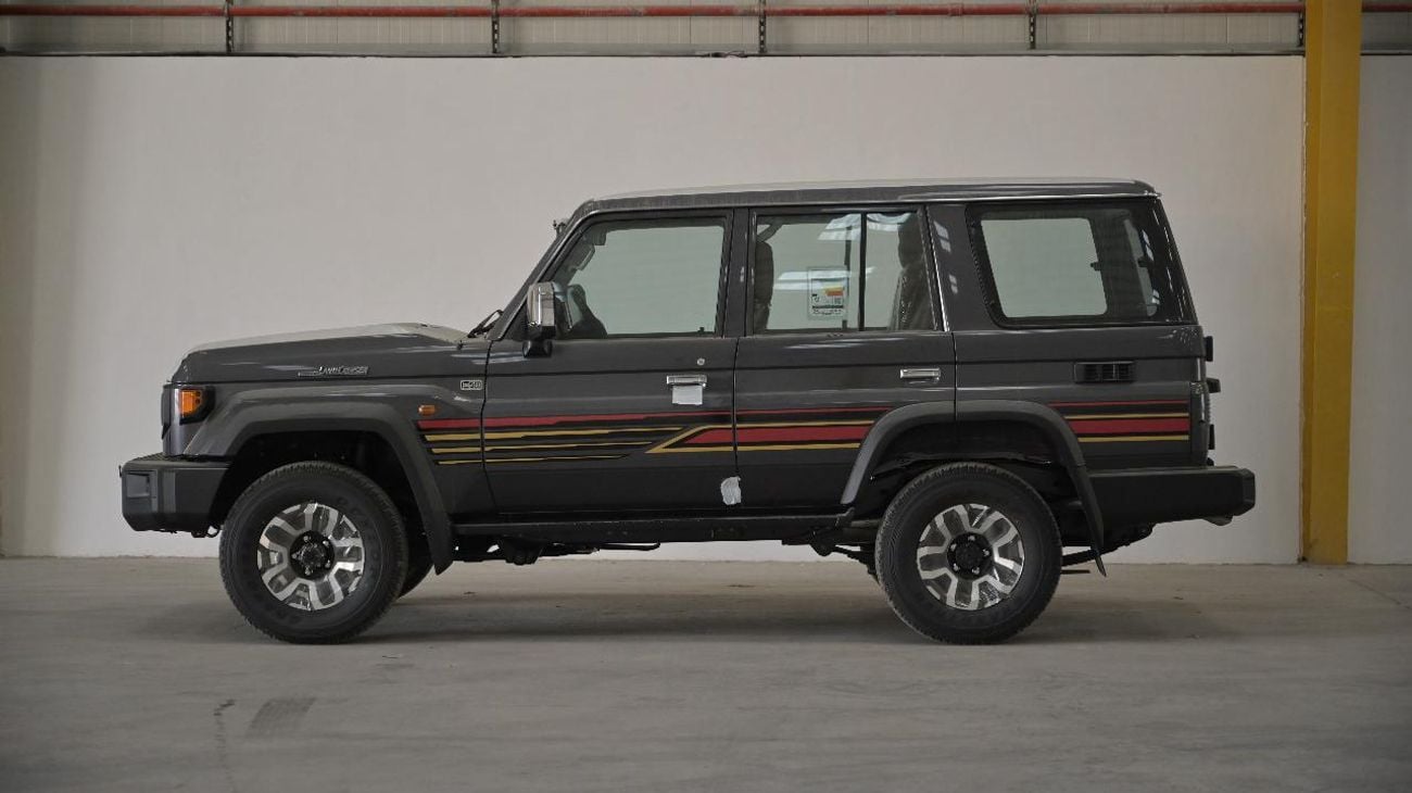 تويوتا لاند كروزر 70 Toyota hard top LC76 4.0 AT 2025 mid option