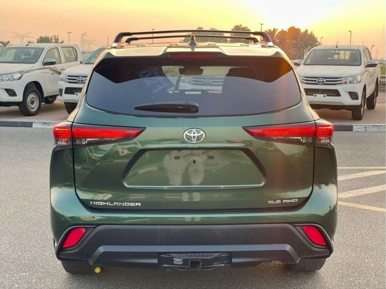 Toyota Highlander 2023 Toyota Highlander 2.4L V4 Turbo - XLE Full Option AWD 4x4 - Radar & Wireless charger - 55,300 M