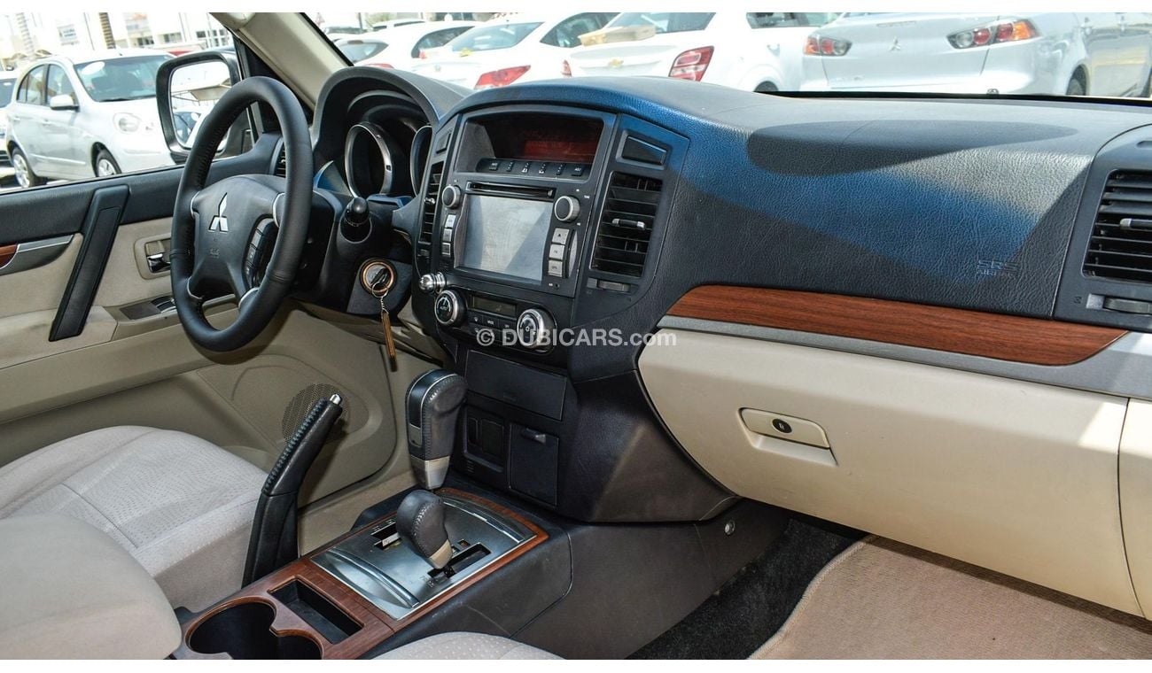 ميتسوبيشي باجيرو GLS V6