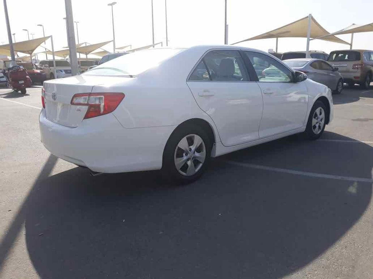 تويوتا كامري سياره نظيفه جدا بدون حوادث بحاله ممتاذه