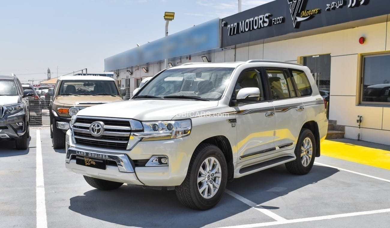 Toyota Land Cruiser TOYOTA LAND CRUISER VXR | 5.7L V8 | 2020 | GCC