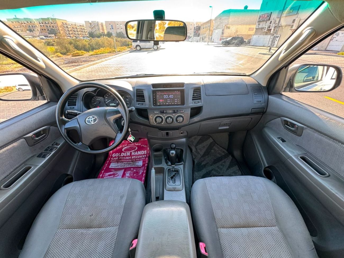 Toyota Hilux GLX Toyota Hilux 2015Model 2.7L petrol Engine v4 4x4 colour white Transmission Automatic Interior.gr