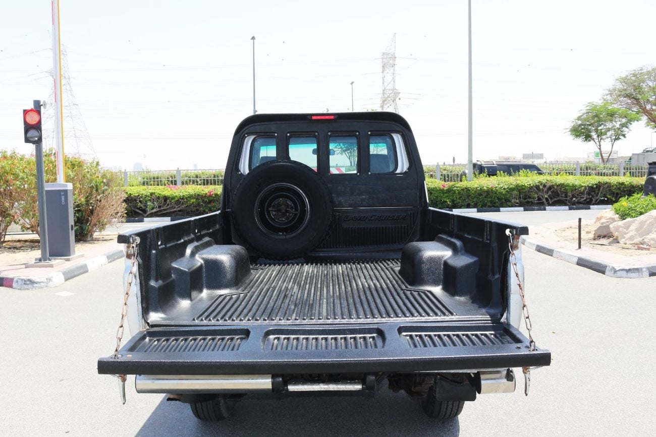 تويوتا لاند كروزر بيك آب TOYOTA LAND CRUISER PICKUP 2010 DIESEL MANUAL GEAR GULF SPACE 4X4
