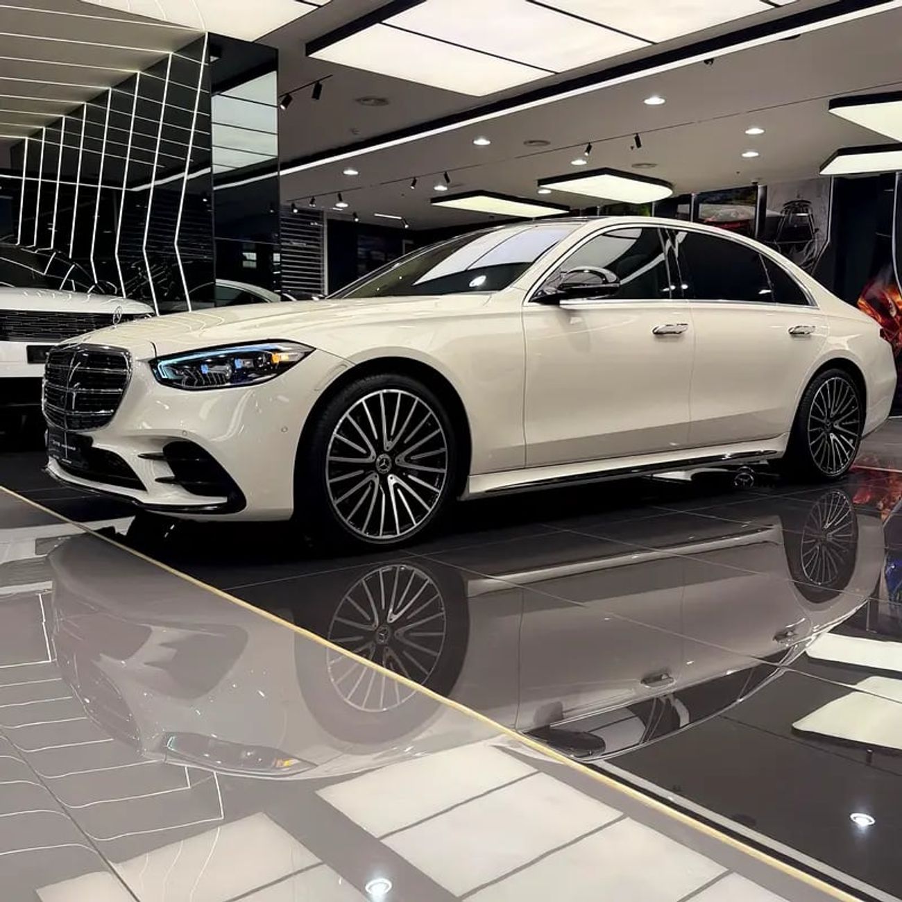 مرسيدس بنز S 580 MERCEDES S CLASS 580 LONG WHEELBASE