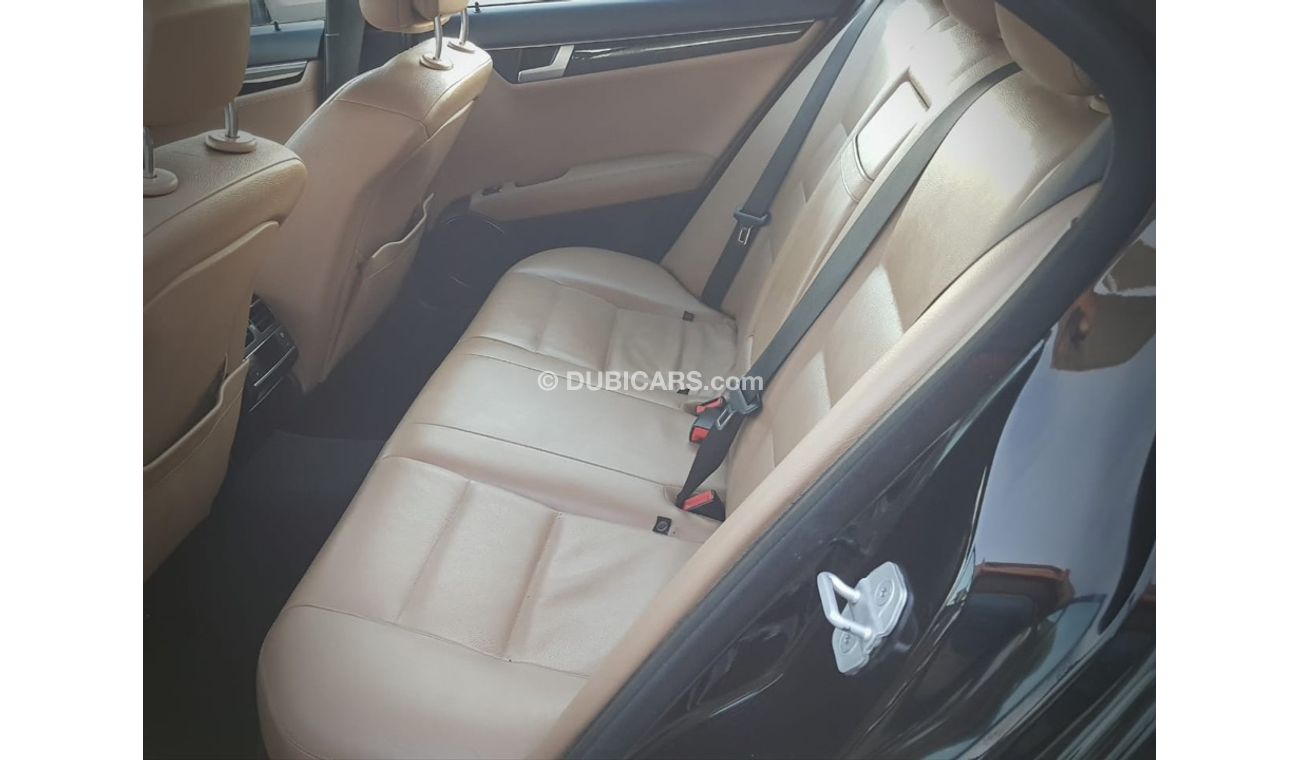 Mercedes-Benz C 350 مرسيدس C350 kit 63 موديل 2013 خليجي السياره حاله ممتازه من الداخل والخارج فل اوبشن بانوراما كراسي جل