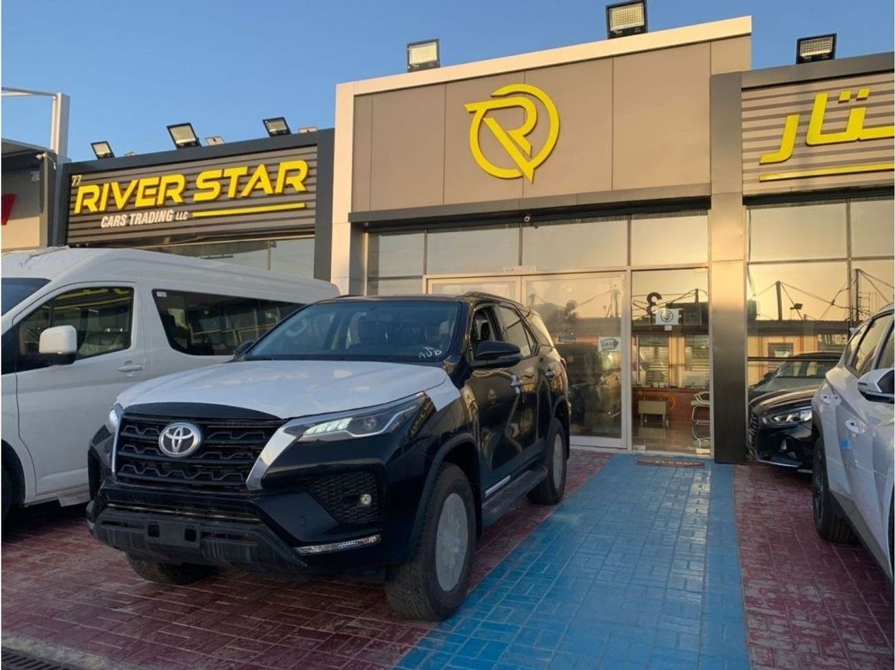 Toyota Fortuner FORTUNER 2.4L V4 4X4 FULL OPTION