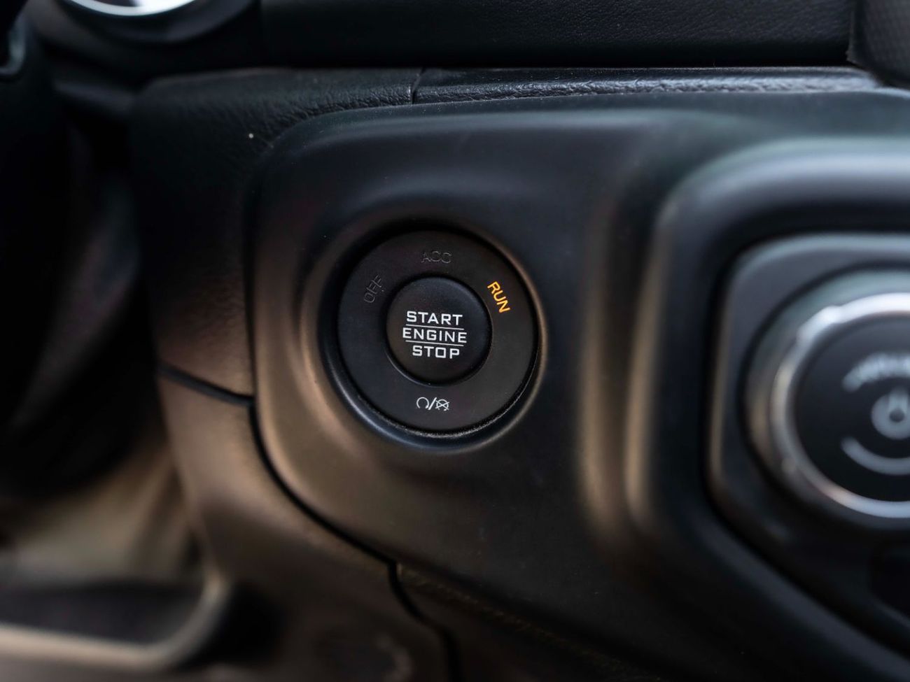 Jeep Wrangler Sahara 3.6L A/T (5 Seater)