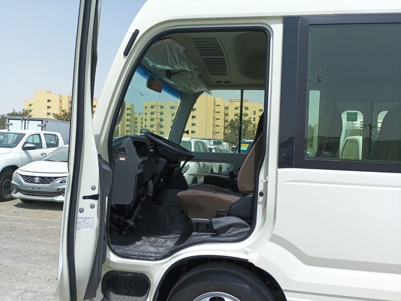 تويوتا كوستر 2.7L (23-Seater)