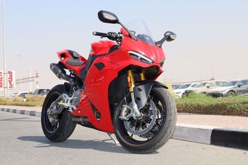 Ducati Panigale V4 S Pristine 2025 Ducati Panigale V2S | GCC | Under Warranty  Experience the peak of Italian performance