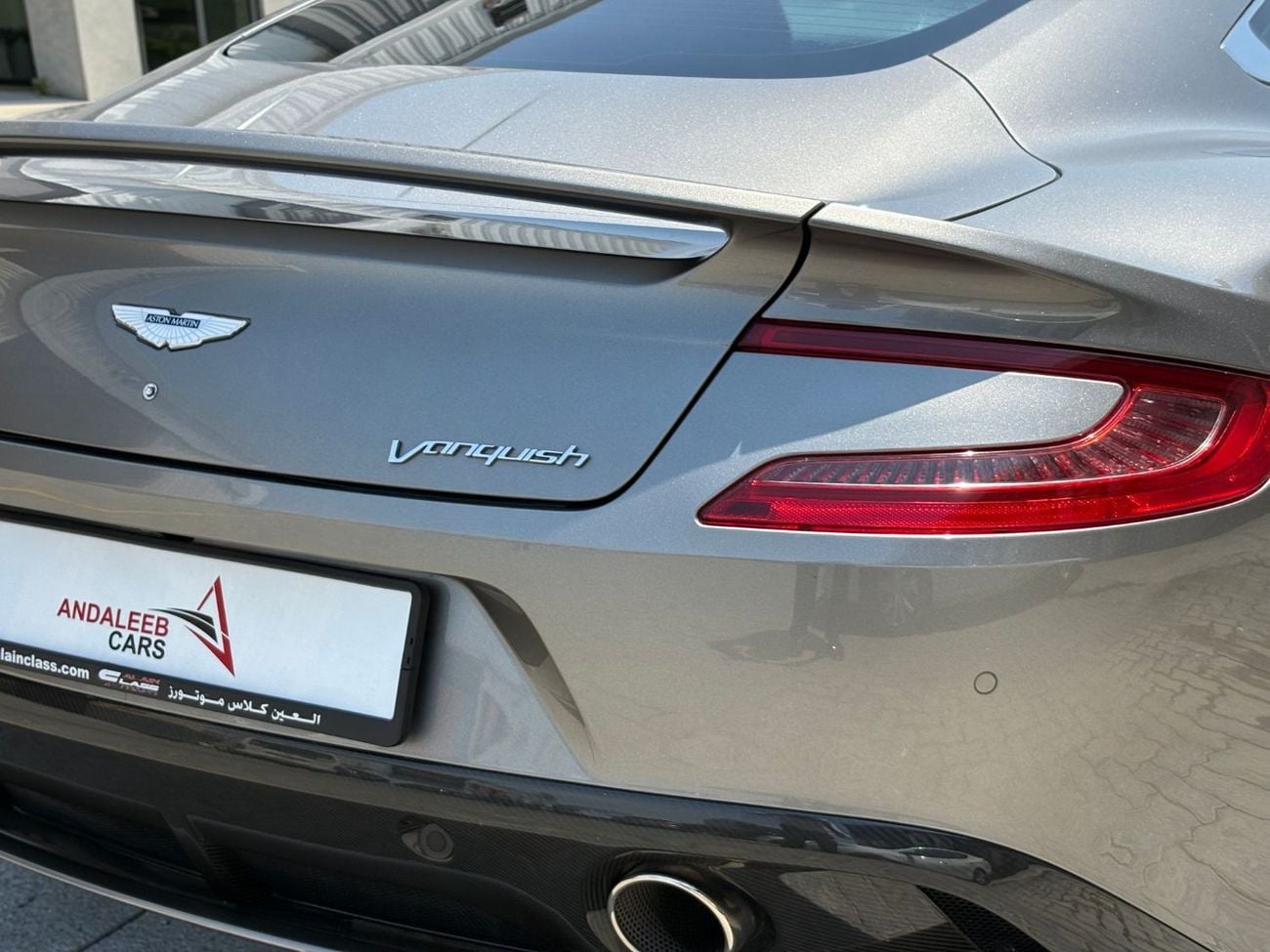 Aston Martin Vanquish Carbon Black 6.0L Coupe CARBON OPTIONS  PPF | ASTON MARTIN VANQUISH | V12 | 2014 | GCC SPECS