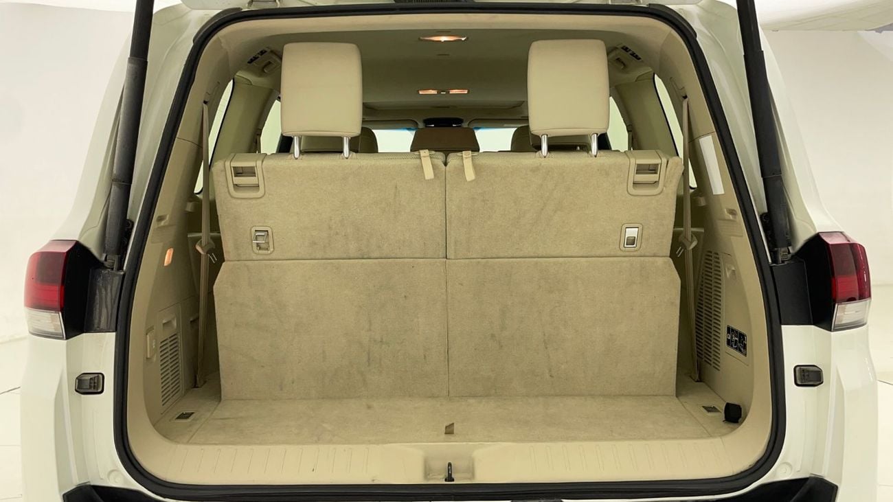 Toyota Land Cruiser 4L 2024 | 0 DP | 3348/Month | 30 Day Return | Service History