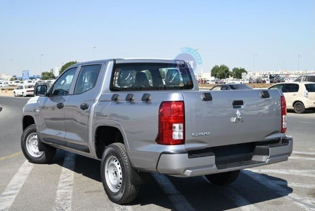 Mitsubishi L200 Double Cab GL 2.4L Petrol 4WD Manual
