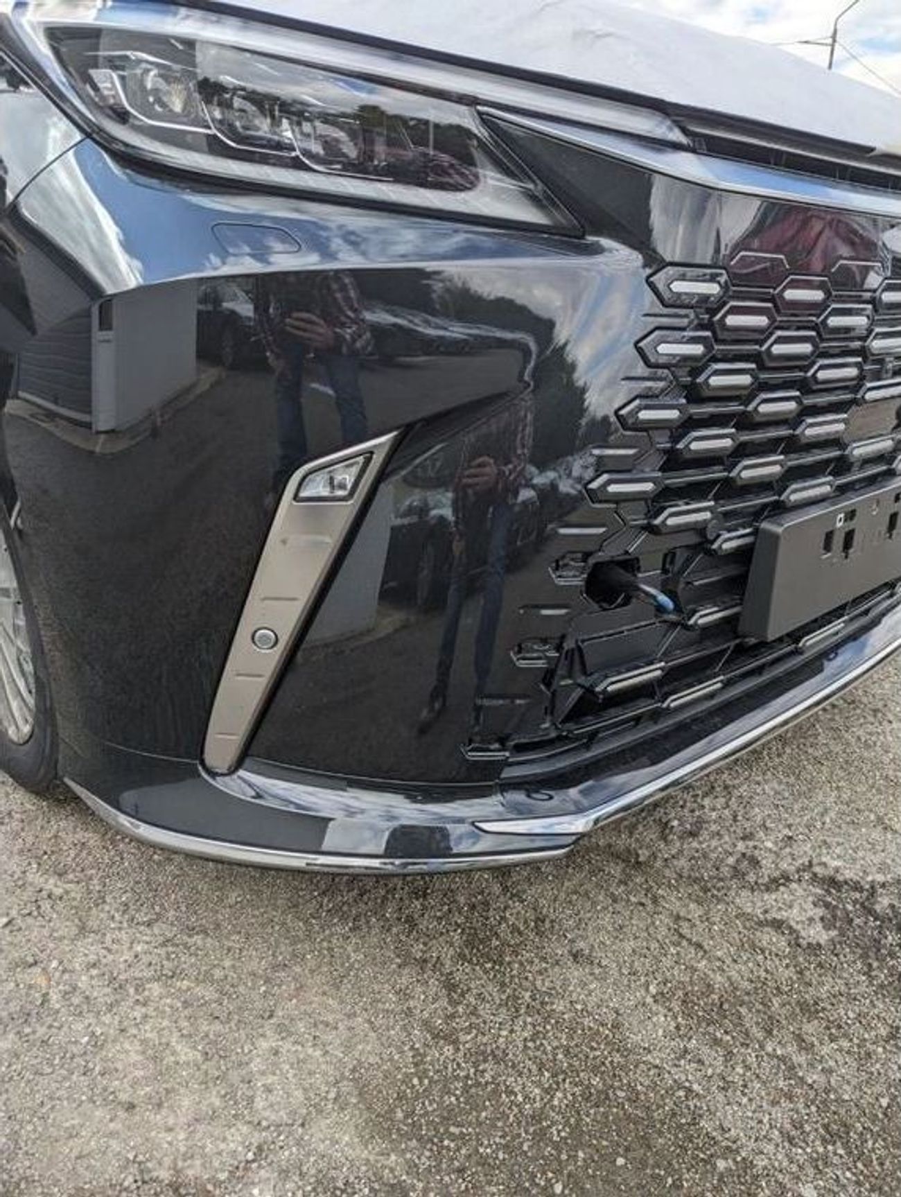 لكزس LM 350h (For export only)